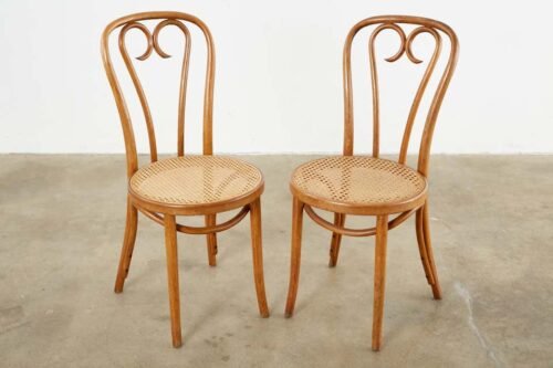 Kursi Cafe Unik Bentwood