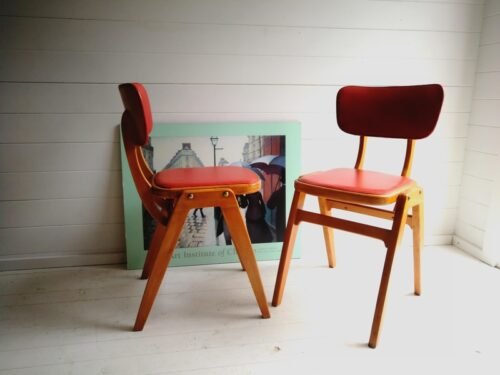 Kursi Cafe Kayu Red Retro