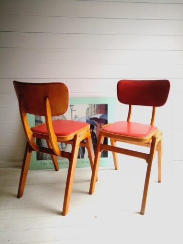 Kursi Cafe Kayu Red Retro