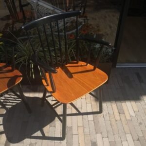 Kursi Cafe Kayu Retro Modern Danish