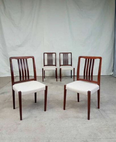 Kursi Cafe Kayu Swedish Klasik