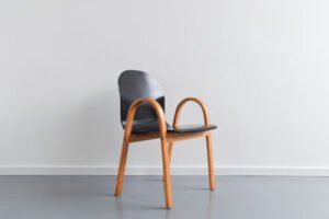 Kursi Cafe Unik Hyllinge Minimalis