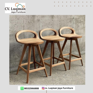 Kursi Bar Kayu Jati Solid: Kombinasi Kekuatan dan Desain Ergonomis