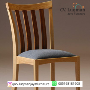 Kursi Cafe Kayu Elegan Sandaran Ergonomis