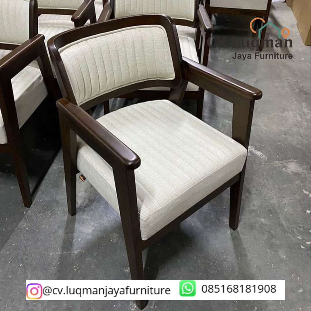 Kursi Santai Minimalis Sandaran Lengkung