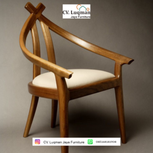 Kursi Lengan Kayu Jati